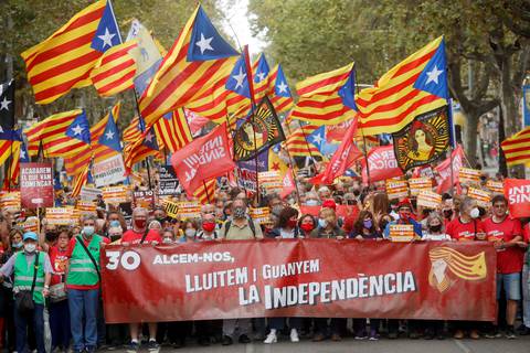 Independentistas marchan en Barcelona a cuatro años del referéndum de 2017