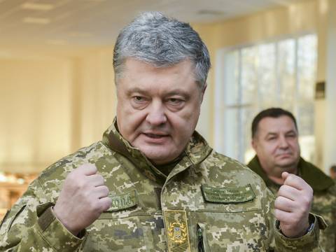 Promulgan ley marcial en Ucrania en medio de tensión con Rusia