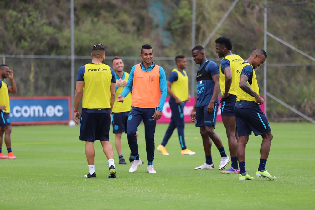 Seleccion De Ecuador Vs Bolivia Alineaciones Arbitros Horarios Y Canales De Tv Para Ver El Amistoso Futbol Deportes El Universo