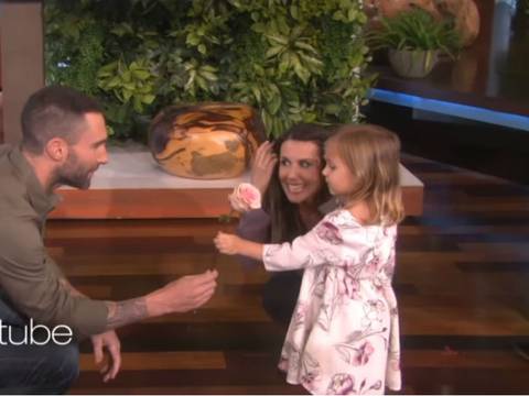 Adam Levine sorprende a su fan de 3 años que lloró cuando se enteró que él es casado