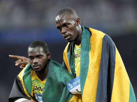 Compañero de equipo hace perder oro a Bolt en Pekín 2008