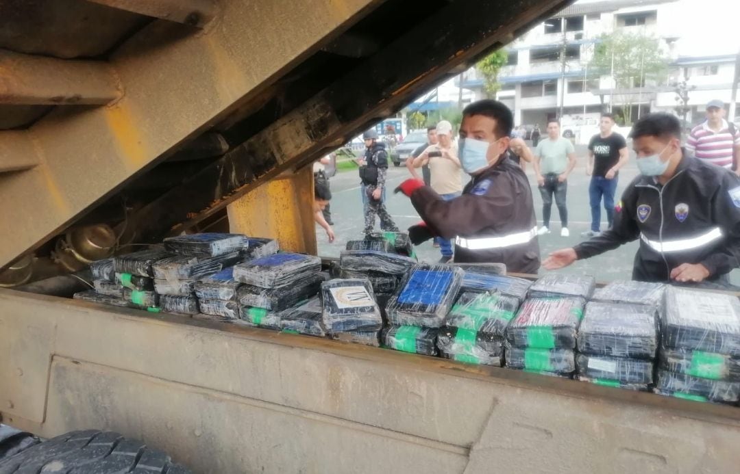 En volqueta abandonada se encontraron 316 paquetes de clorhidrato de cocaína, que en el extranjero superarían los $ 10 millones