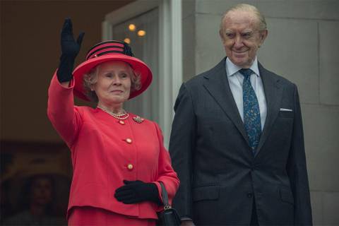 Netflix estrena capítulos finales de la sexta temporada de The Crown: ¿Por qué el romance del príncipe Harry y Meghan Markle no aparecerá en la serie?