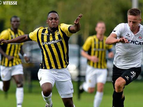 Renato Ibarra &quot;todavía necesita tiempo&quot; para jugar en Vitesse, dice su DT