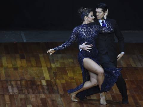Pareja argentino-japonesa gana Mundial de Tango en categoría Escenario