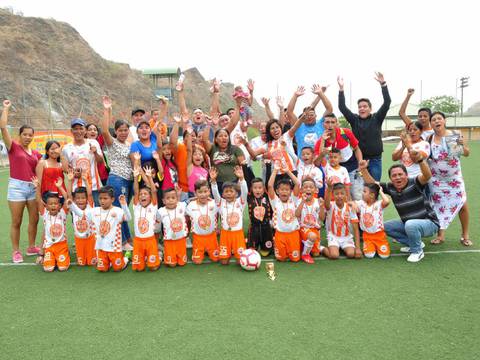 Equipos vuelven a sus entrenamientos para el Interbarrial de Fútbol de Diario EL UNIVERSO
