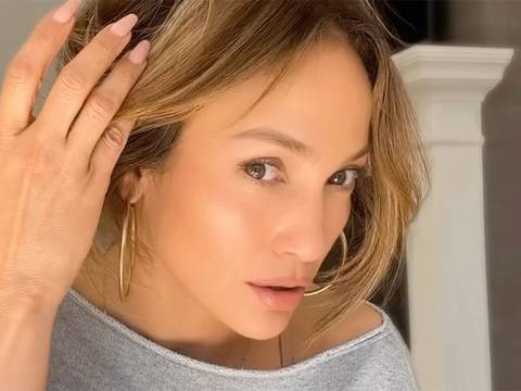Estas son las cinco vitaminas que toma Jennifer Lopez para tener una piel radiante a sus 54 años