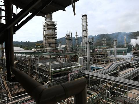Contraloría señala responsabilidad penal en contra de 12 funcionarios de Petroecuador por pagos injustificados a Nolimit