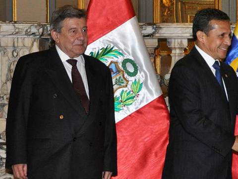   Activistas anuncian demanda contra embajador en Lima