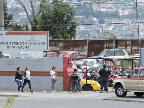Denuncian robo de accesorios en el centro de retención vehicular de Ambato