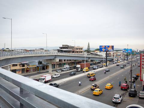 Municipio inaugura paso elevado que une avenidas 25 de Julio y Roberto Serrano, en el sur de Guayaquil