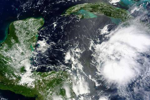 Earl se convirtió en huracán y amenaza con devastaciones en Centroamérica