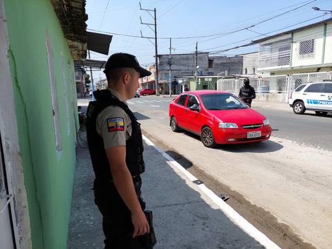 En una cancha de Pascuales y en el suburbio de Guayaquil anoche acribillaron a seis hombres después de practicar índor 