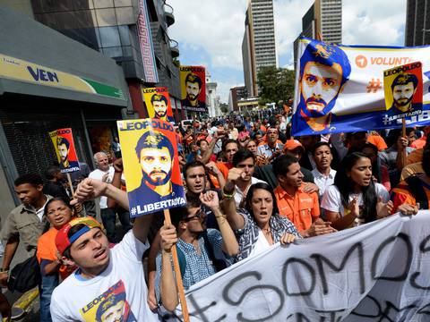 Venezuela: Opositor Leopoldo López comparece para apelar condena