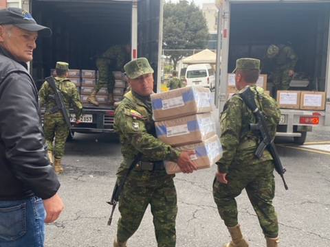 Sin novedad avanza el proceso de entrega del material electoral en las parroquias urbanas del cantón Quito