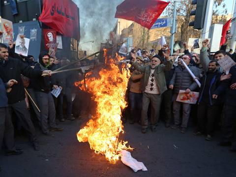 Protestas aumentan la tensión en Irán y en la región