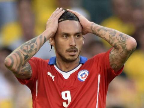 Mauricio Pinilla es la segunda baja chilena