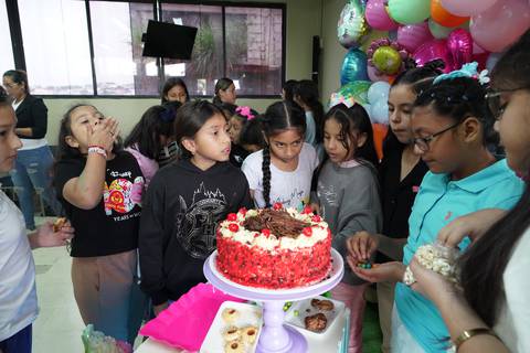 Paseo en ‘gusanito’, espuma ‘party’ y fiesta de disfraces, entre los actos previos al Día del Niño en planteles de Guayaquil 