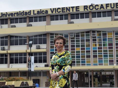 La Universidad Laica celebra 52 años de vida