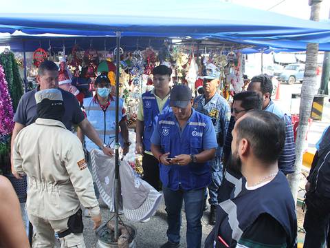 Cabildo realiza operativos de control contra la venta de fuegos artificiales en Guayaquil