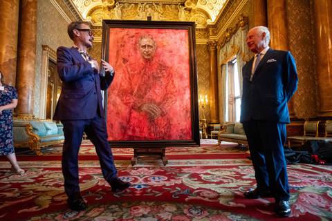 Retrato oficial del rey Carlos III genera controversia