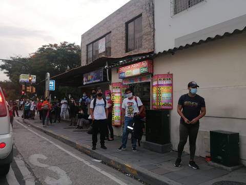 Sanciones a transportistas que suspendan servicio urbano en Guayaquil, advertencia de ATM 