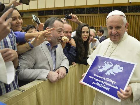 El Vaticano minimiza gesto del papa Francisco por las Malvinas
