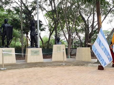 Polémica por plaza que reubica bustos de líderes de izquierda, en la Universidad de Guayaquil