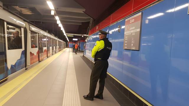 ‘Aquellos amigos de lo ajeno ni vengan al Metro’: Pabel Muñoz ante intento de robo en el sistema de transporte