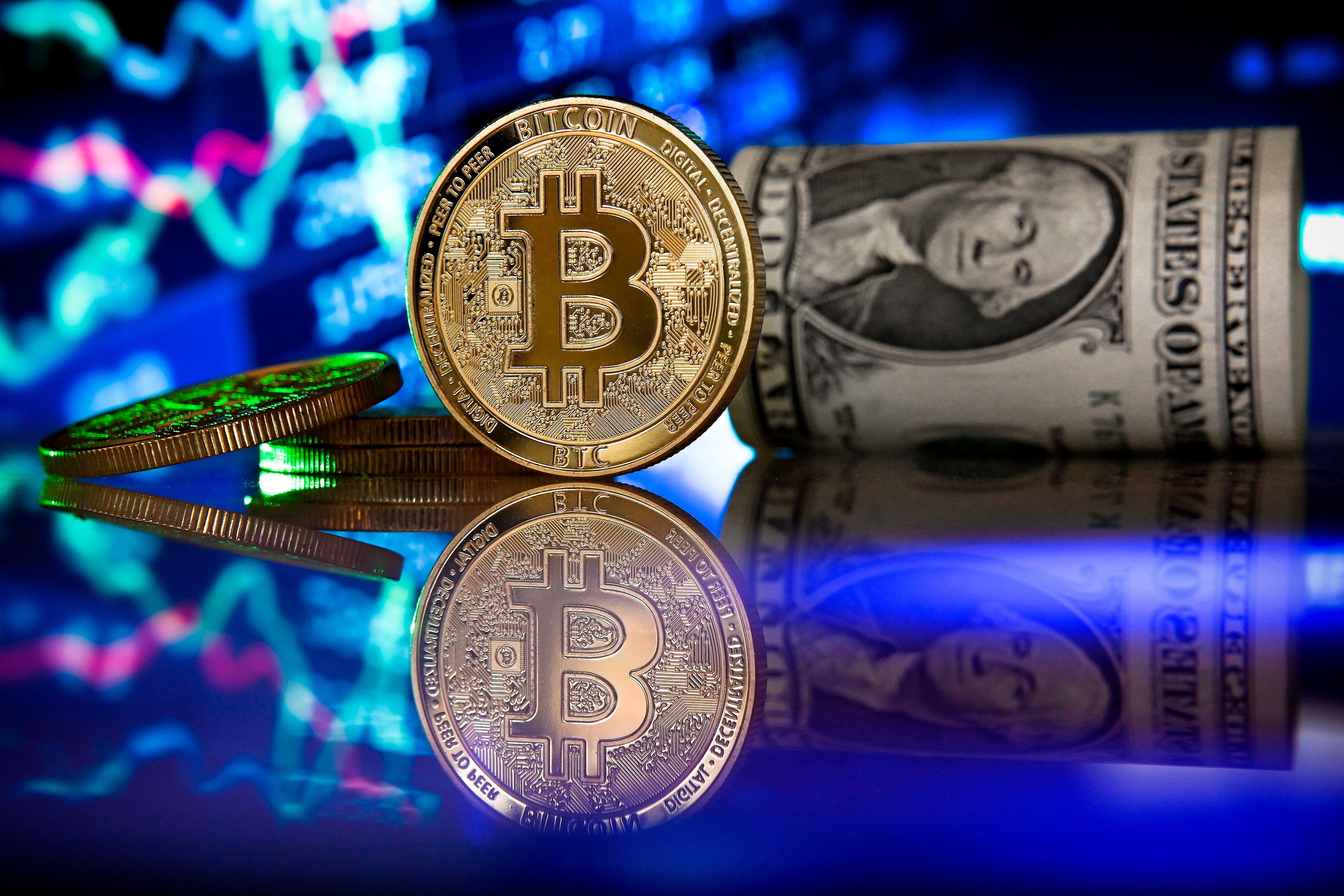 Las criptomonedas se usan en inversiones en Ecuador, pero la única moneda de curso legal del país es el dólar y se habla de herramienta de lavado