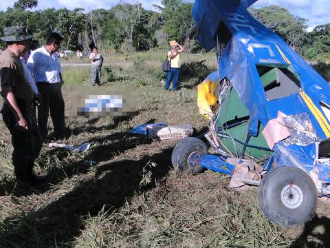 Cuatro personas mueren al desplomarse avioneta en Taisha