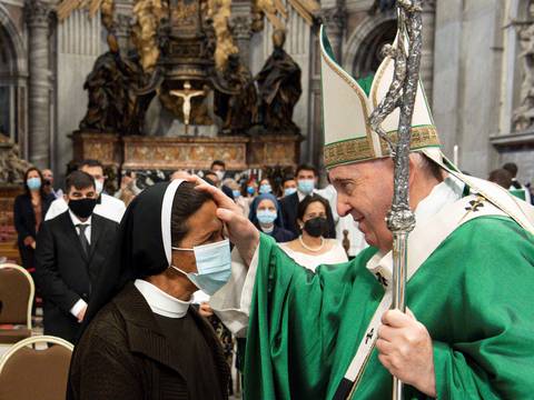 Papa Francisco conoce a monja colombiana que estuvo más de cuatro años capturada por yihadistas en África
