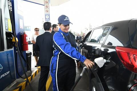 Galón de gasolina súper costará $ 0,14 más que en febrero, Petroecuador lo fijó en  $ 3,89