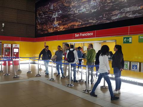 Así se puede obtener una cuenta de viaje en el Metro de Quito, que ultima pruebas a los trenes antes de operar en diciembre