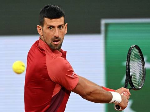 Novak Djokovic elimina a Roberto Carballés y avanza a tercera ronda de Roland Garros