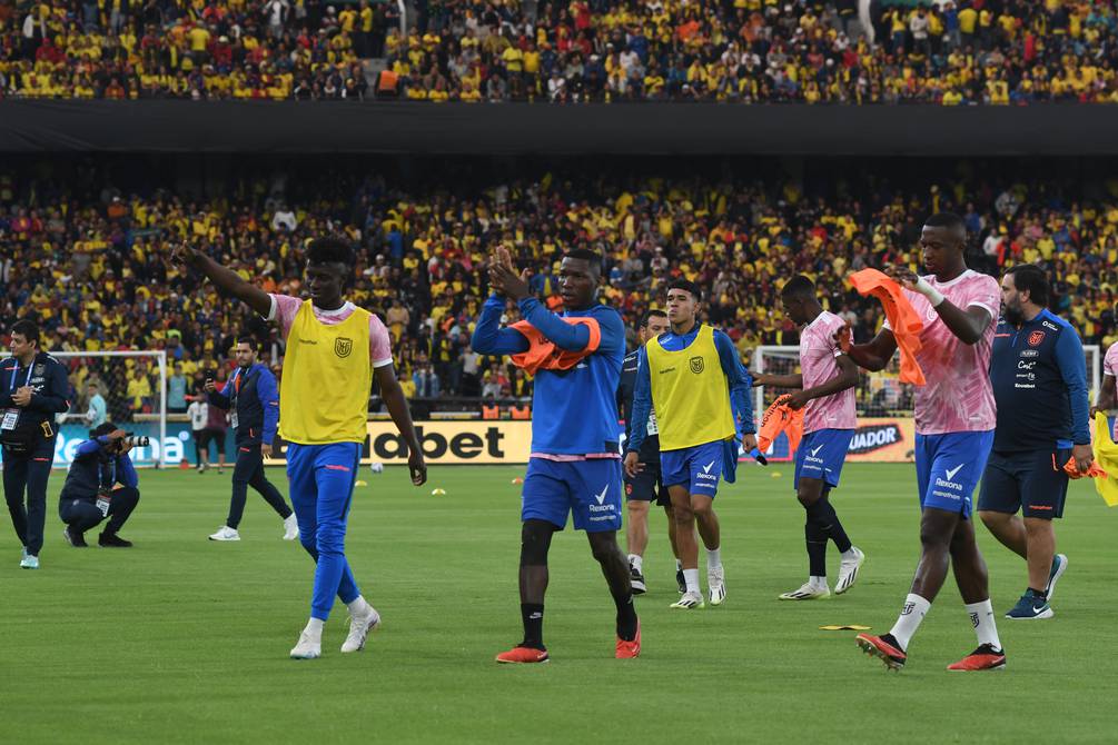 Invitation from Ecuador to face Venezuela and Chile in the qualifiers  Football |  game
