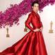 El actor Eugene Lee Yang sorprende en la alfombra roja de los Óscar 2024 con un atrevido ‘look’