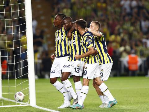 Enner Valencia se queda en el banquillo, pero Fenerbahçe pasa a los play-offs de la Europa League