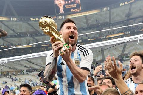 Lionel Messi, Lionel Scaloni y Emiliano ‘Dibu’ Martínez celebran primer aniversario de la Copa del Mundo lograda en Qatar 2022