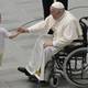 Papa Francisco vuelve a faltar a un acto al agudizarse su dolor de rodilla
