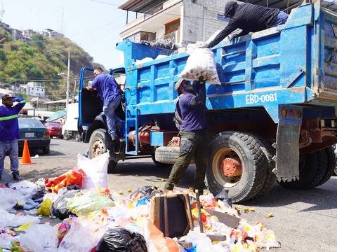 Con 22 volquetas, la mayoría prestadas, Durán trata de realizar la recolección de 360 toneladas diarias de basura que se produce en el cantón 