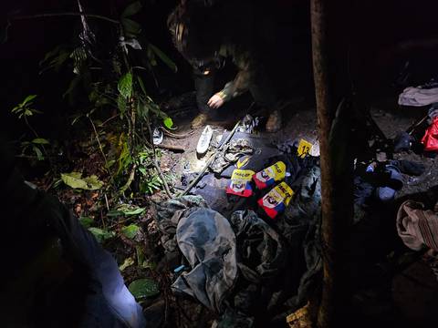 Militares detectan campamento de grupo irregular en Orellana y durante enfrentamiento cayó abatido colombiano de 30 años 