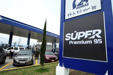 Precio de la gasolina súper vuelve a superar la barrera de los $ 4
