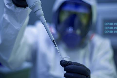 Al menos 40 nuevos laboratorios bioquímicos manejan virus peligrosos en todo el mundo