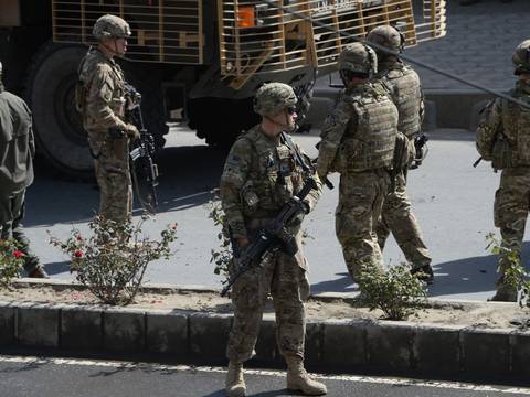 Barack Obama extiende presencia militar de Estados Unidos en Afganistán más allá de 2016