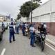 28 motociclistas sancionados en una hora de control en el sur de Guayaquil; aún hay desconocimiento de ordenanza que obliga a llevar placa impresa en el casco homologado    