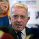 Álvaro Uribe niega vínculos con paramilitares que masacraron campesinos en Colombia