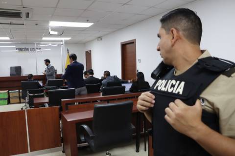 Caso Isspol: jueza declara fallida reinstalación de audiencia en la que las defensas de los diez acusados por peculado debían iniciar intervención