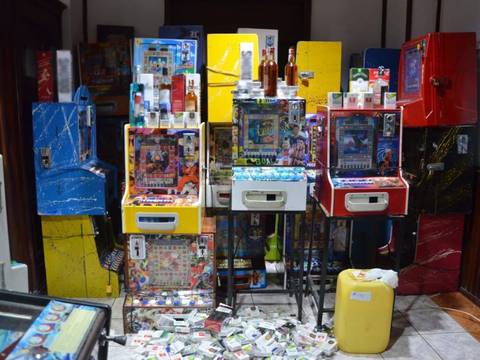 Más de mil productos ilegales y máquinas tragamonedas se decomisan en Manabí en el marco de campaña ‘Yo voy por lo legal’