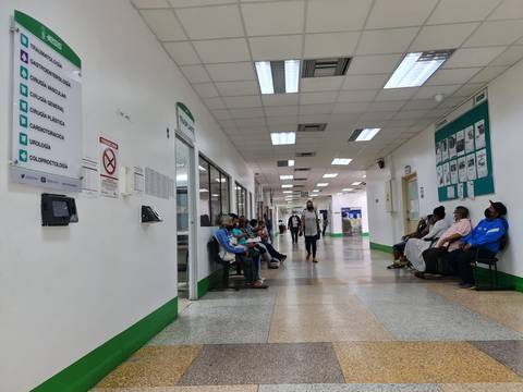 Gerente de hospital del IESS desvirtúa acusación de asambleísta sobre supuestos ‘efectos adversos’ de medicinas para pacientes trasplantados